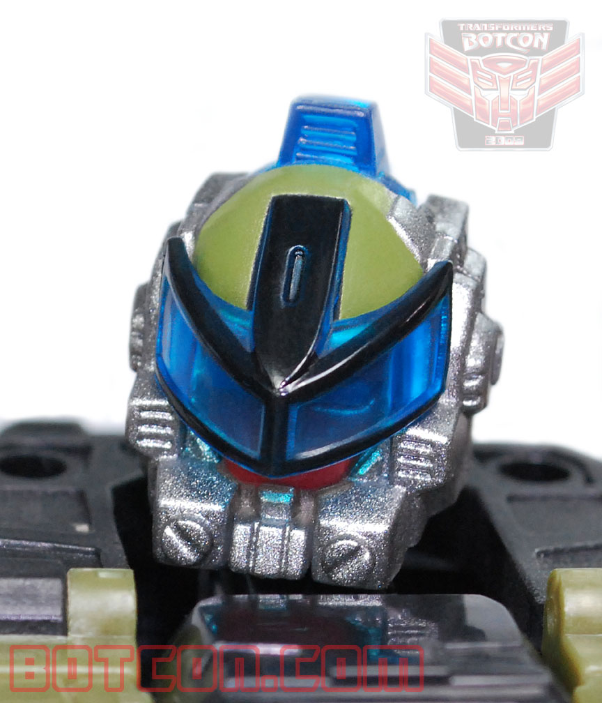 BotCon 2009 Wings of Honor Figure #3 - Elite Guard Landshark