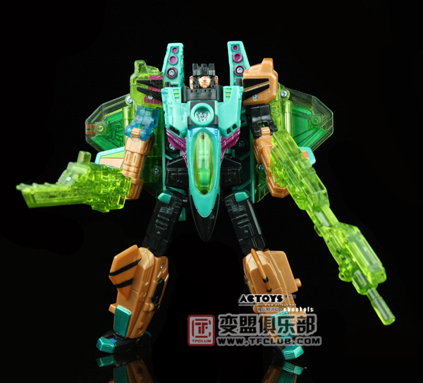 New Looks at BotCon 2009 Exclusives SkyQuake, LeoZak