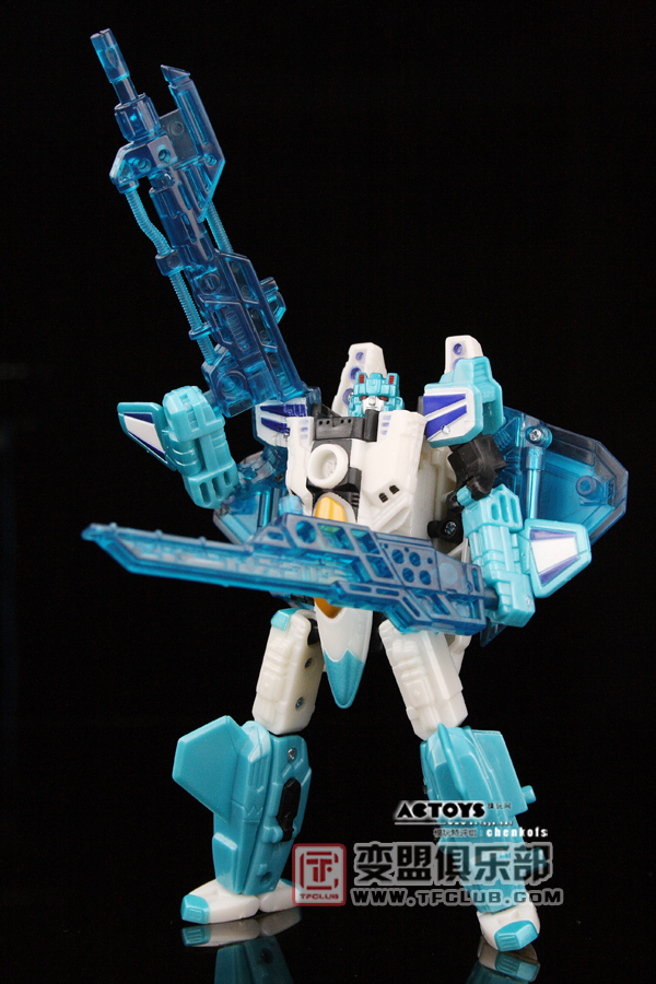 New Looks at BotCon 2009 Exclusives SkyQuake, LeoZak