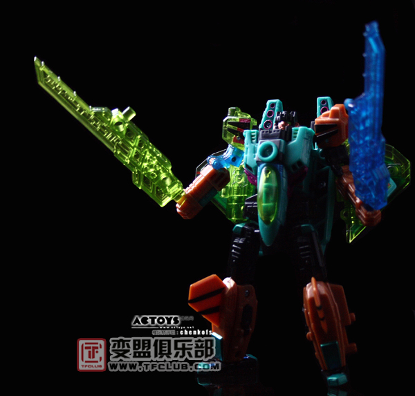 New Looks at BotCon 2009 Exclusives SkyQuake, LeoZak