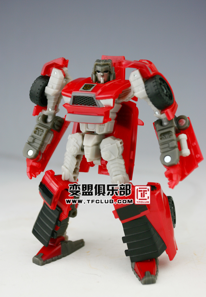 TRANSFORMERS REVEAL THE SHIELD RTS WINDCHARGER SCOUT AUTOBOT