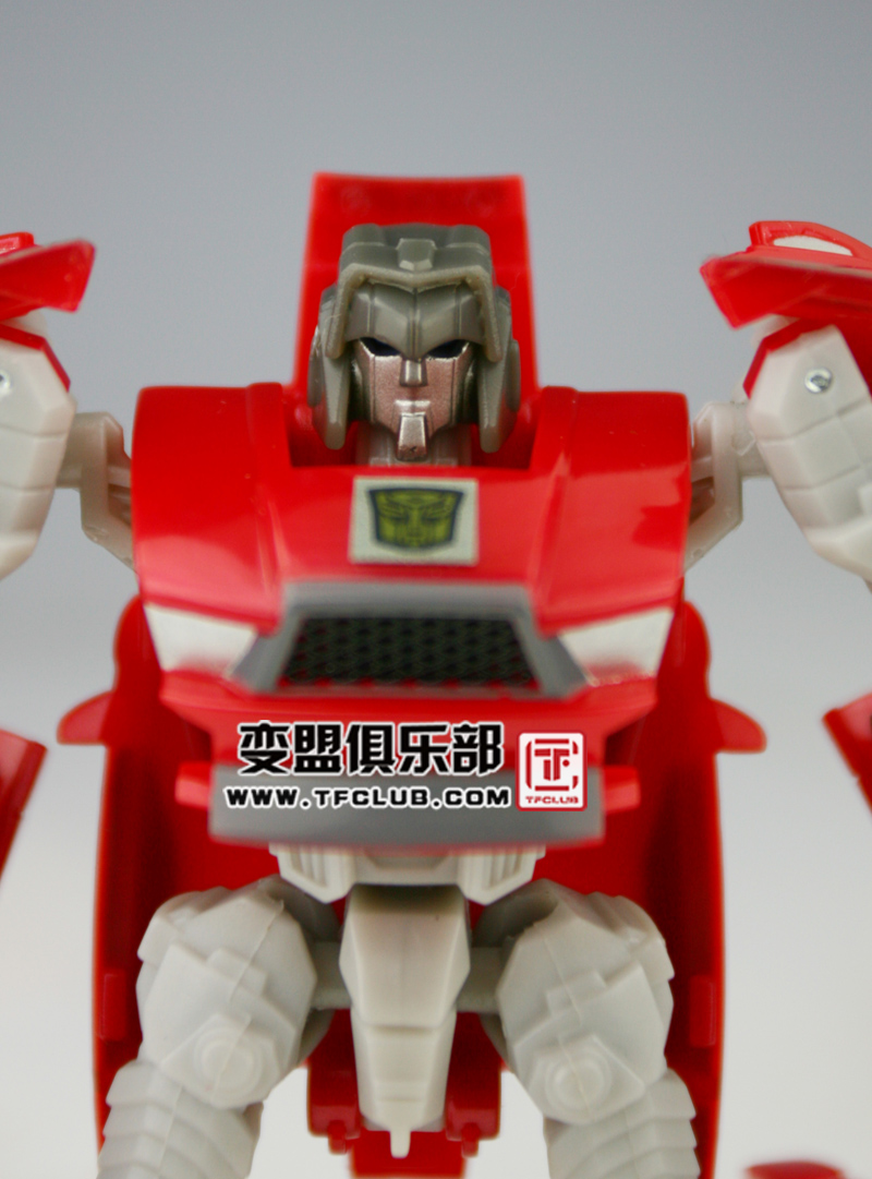 TRANSFORMERS REVEAL THE SHIELD RTS WINDCHARGER SCOUT AUTOBOT