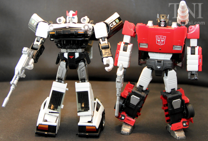 Video Review - Transformers Masterpiece MP-17 Prowl From Takara Tomy