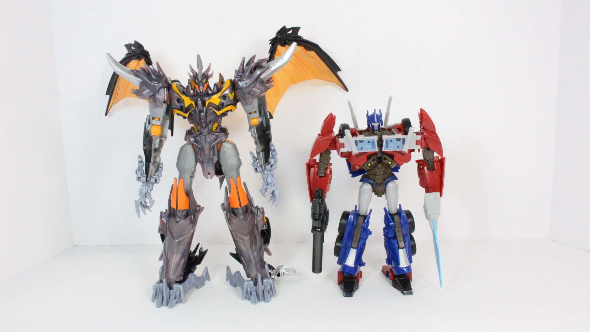 Transformers Prime Beast Hunters - Figura Voyager Class Predaking, Action Figure Collezionabile
