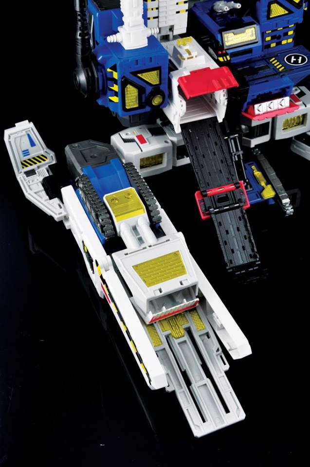 UPDATED! Maketoys MCB-02D Dystopia - New Images Of Non-Metrotitan