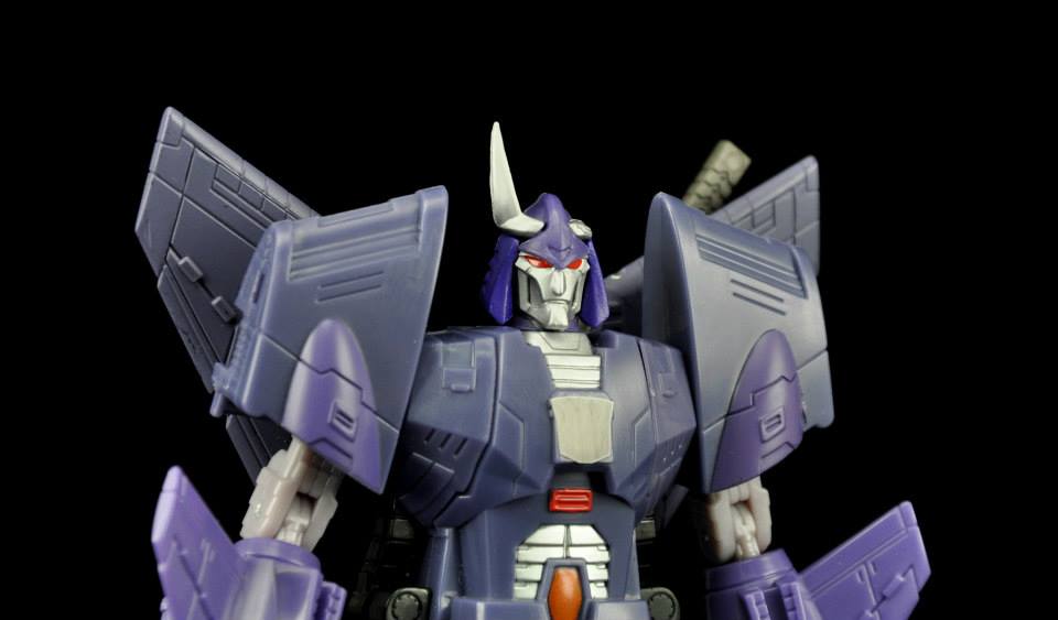 maketoys トランスフォーマー　MTMTE テイルゲート　サイクロナス Maketoys Shows Cyclonus Upgrade Parts Included With Rear End Figure
