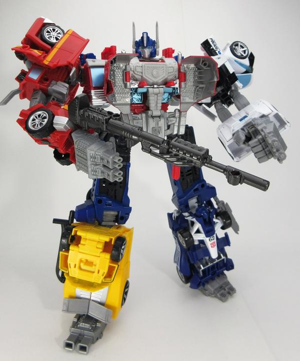 UW05 Convoy Grand Prime - The Autobot Unite Warriors Unite
