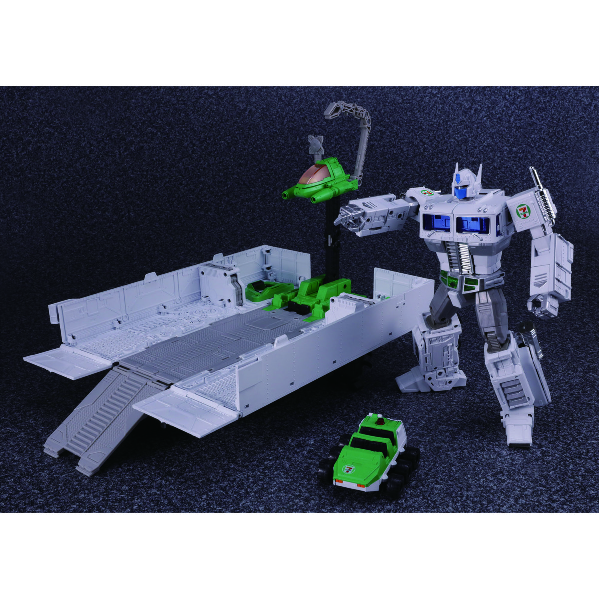 MP-711 - Masterpiece Convoy 7 Eleven Exclusive Redeco Officially 