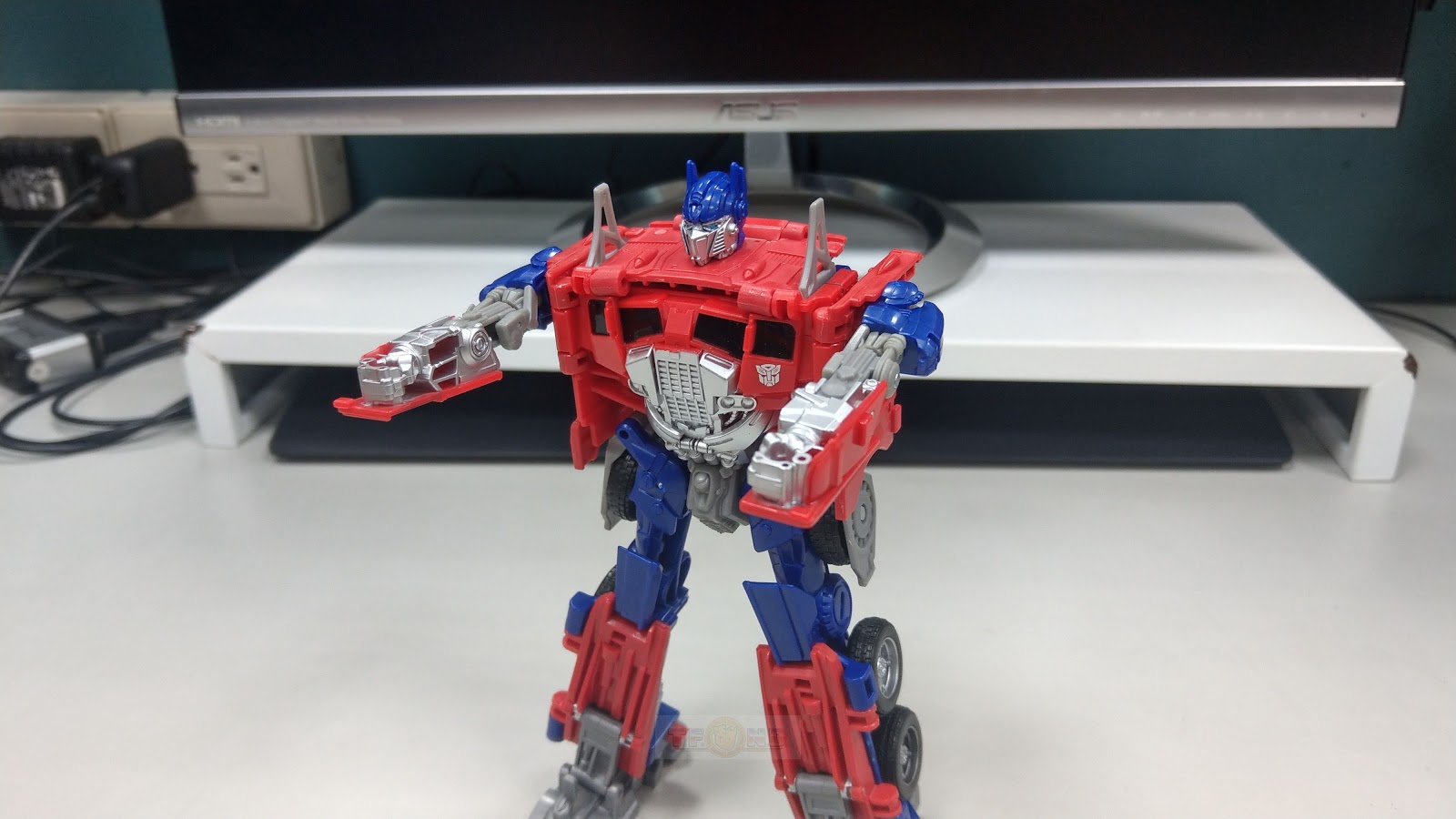 Buy Transformers Bumblebee EISS Barricade Online at Best Price in India