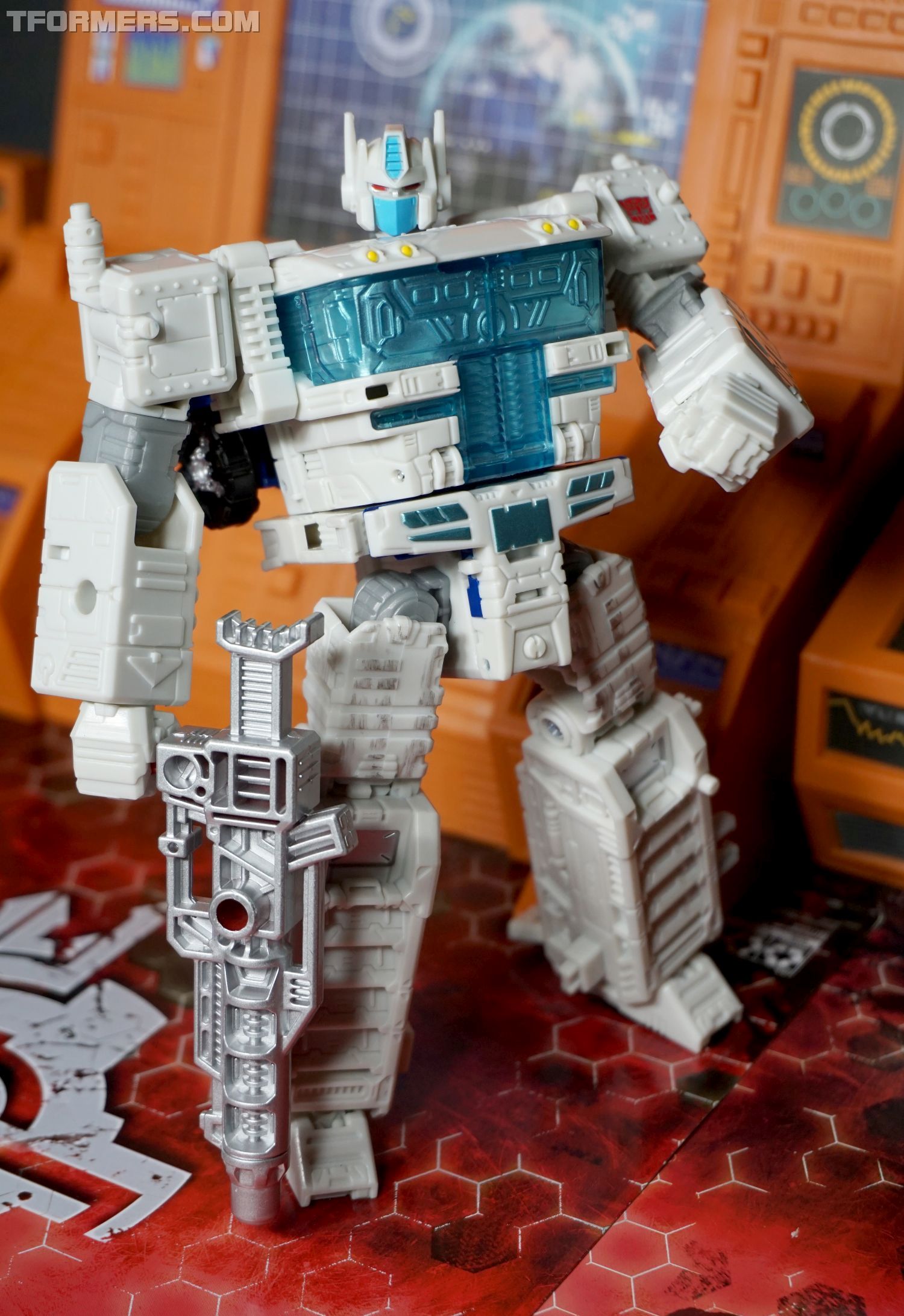 REVIEW: Siege Ultra Magnus Leader Class War For Cybertron Transformer
