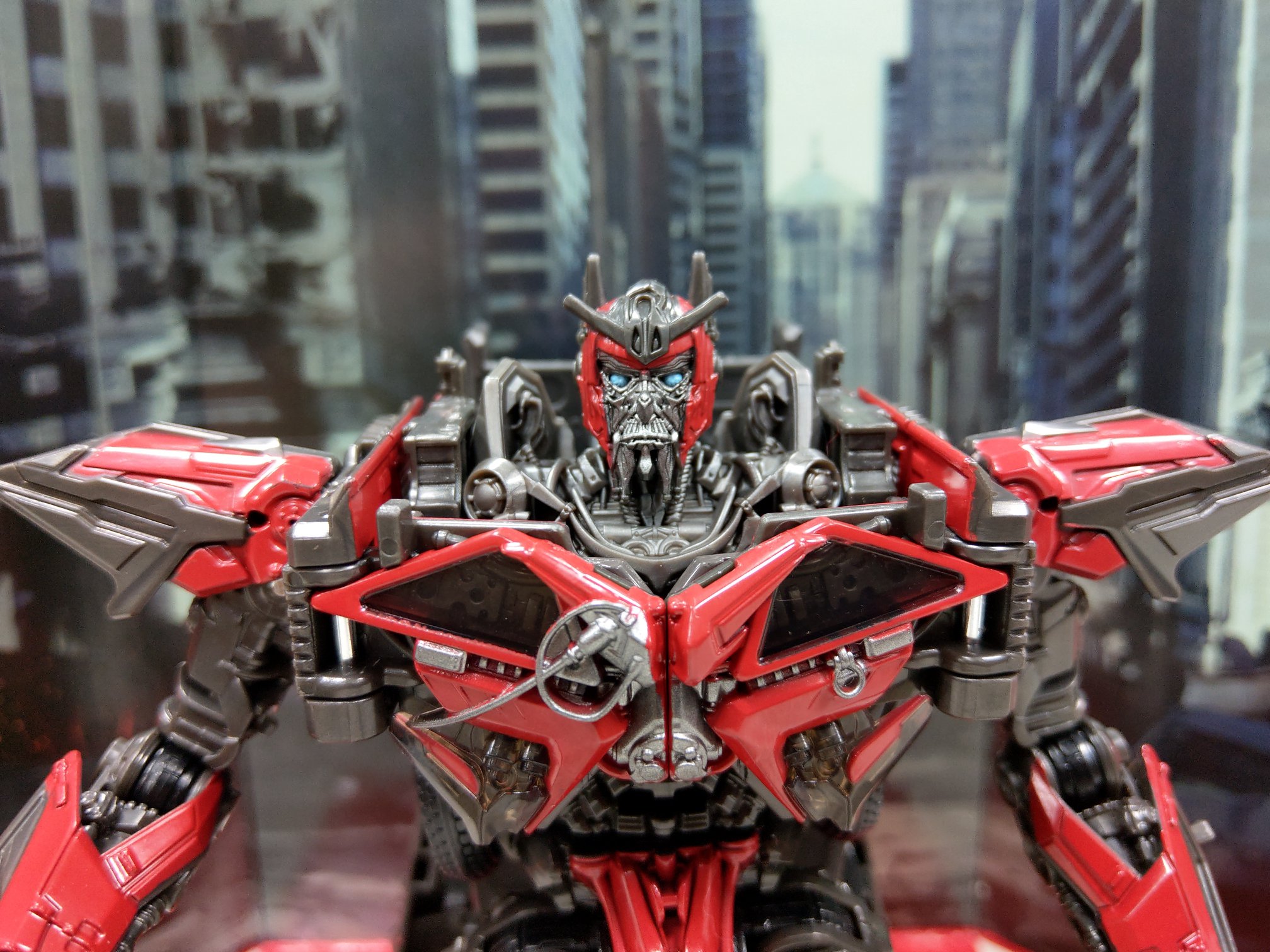 Studio Series 61 Sentinel Prime Battle of Chicago Voyager Figure In ...