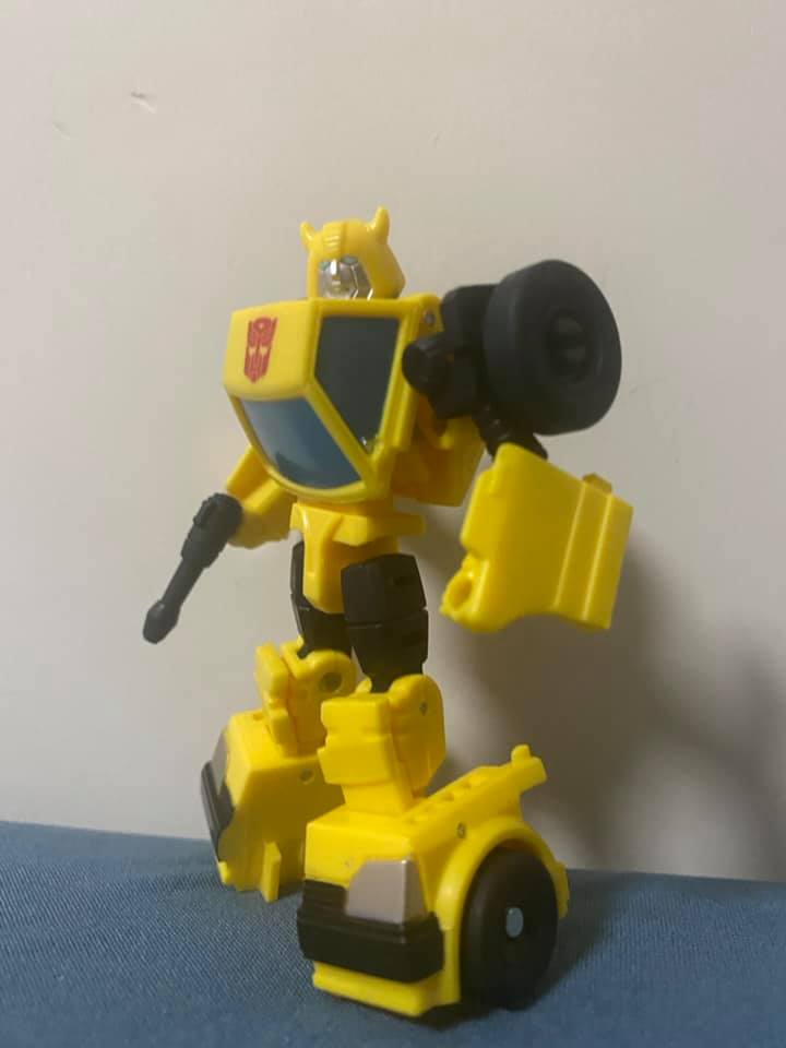 Transformers WFC Buzzworthy Bumblebee & Spike Witwicky In-Hand Images