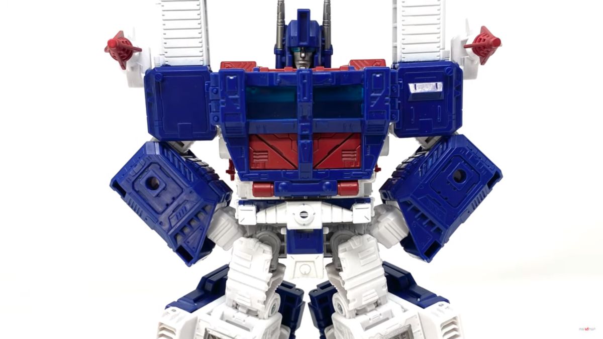 Blog #2068: Toy Review: Transformers: Kingdom: Leader Class Ultra Magnus .ne