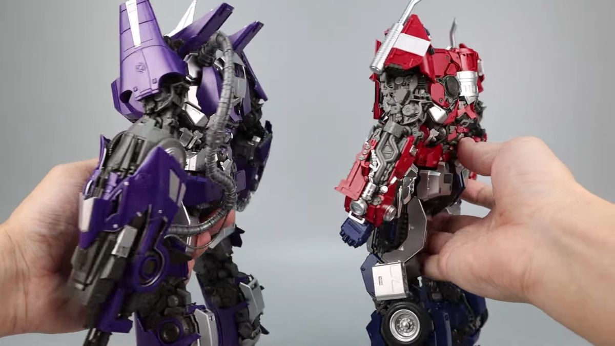 Yolopark Shockwave PLAMO Model Kit In-Hand Images & Video
