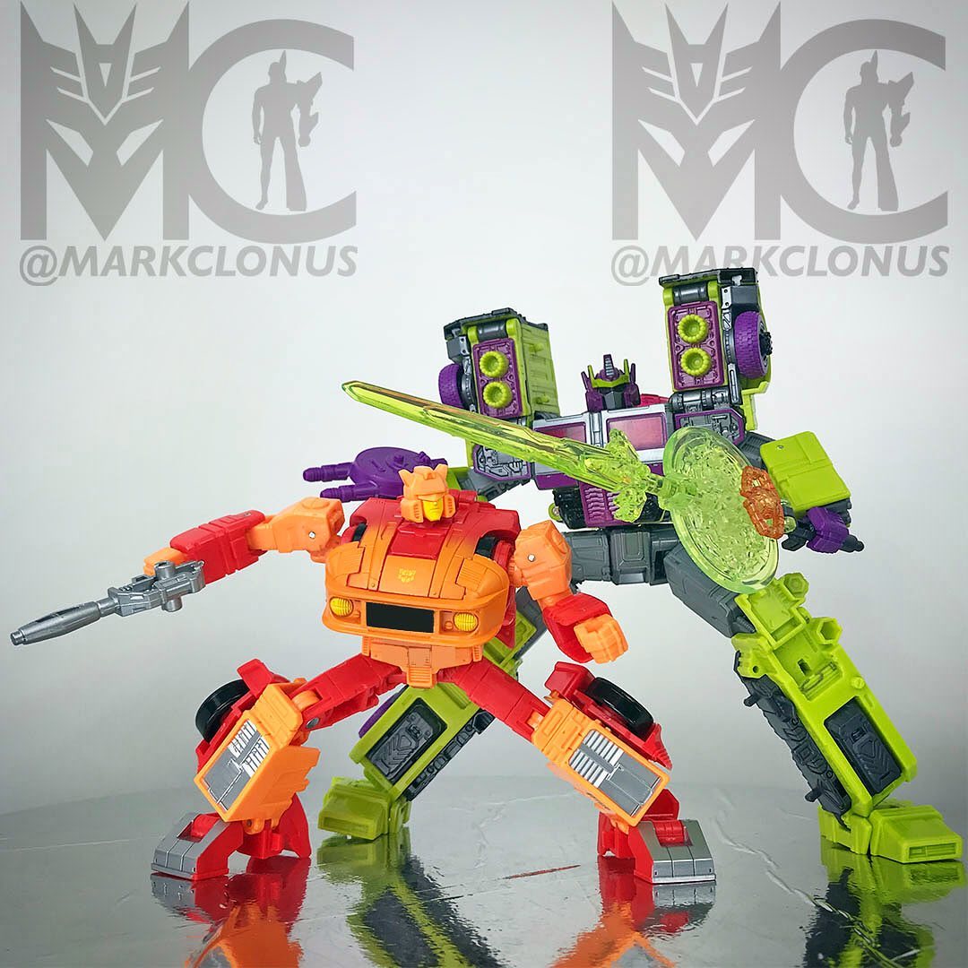 Transformers Legacy Evolution G2 Universe Toxitron - Leader