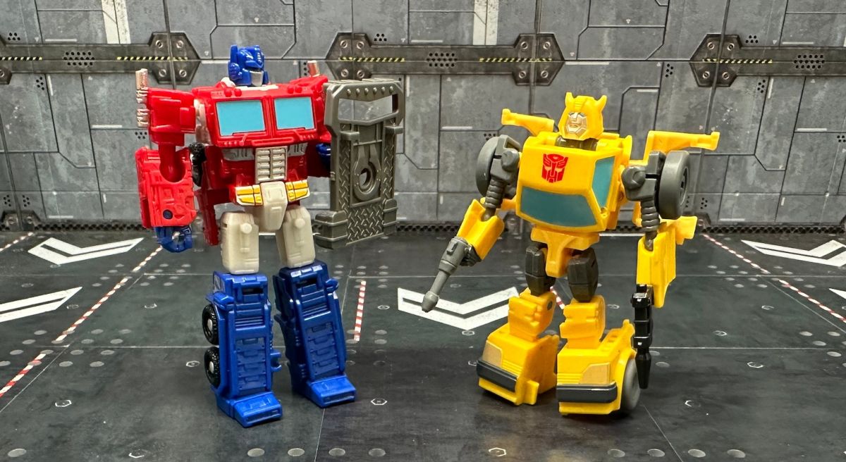 Core Class Optimus Prime & Bumblebee Playset In-Hand Images of 