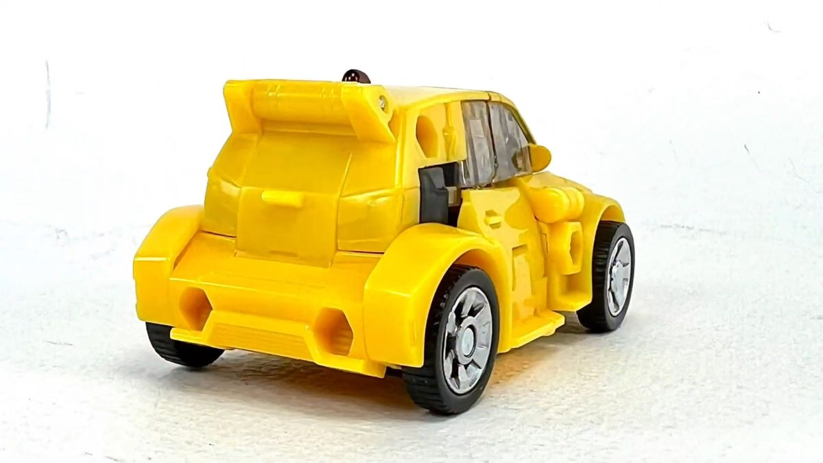Transformers Legacy United TL-65 Bumblebee (Animato) – Action Figure 40° Anniversario, Convertibile, Con Armi Energy Stinger E Fast Booster