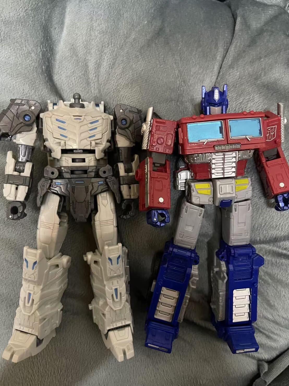 Figurine Transformers Age of the Primes Voyageur The Thirteen Prima Prime - Figurine de collection | Soldes fnac Belgique
