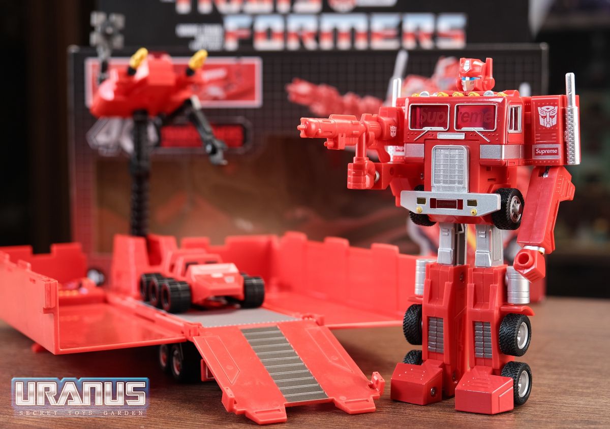 Daily Prime - Supreme G1 Optimus Prime In-Hand Images of