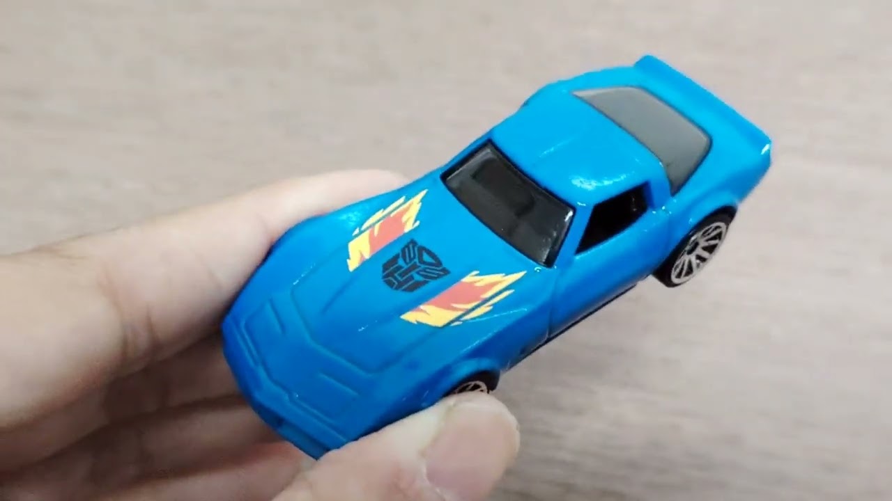 Hot Wheels Transformers Tracks Color Shifters In-Hand Video Review