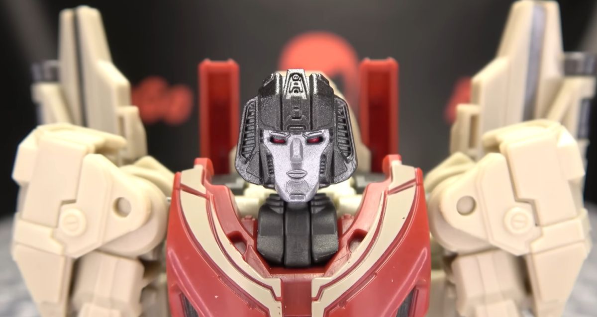 Transformers ONE Starscream In-Hand Images & Video of Studio Series Deluxe Figure