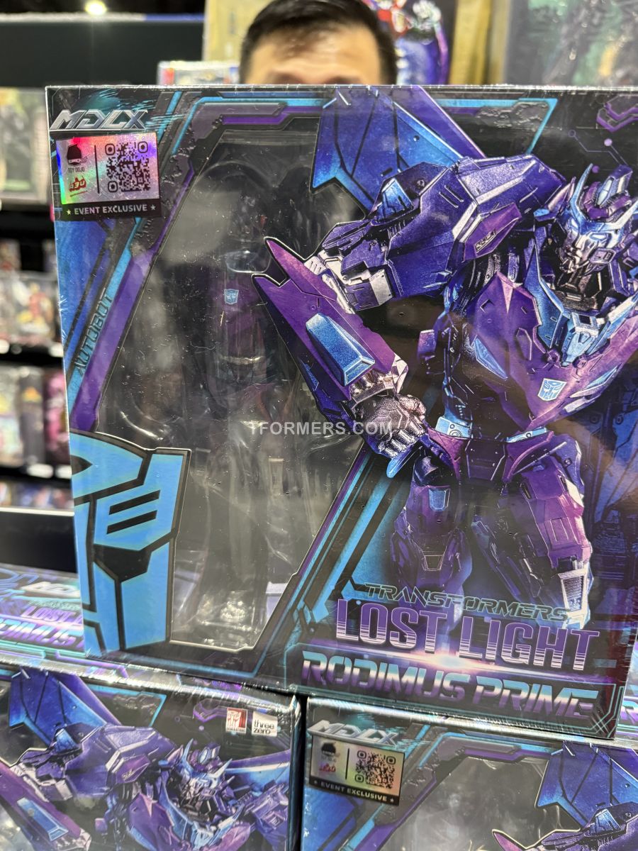 SDCC 2025 threezero Transformers Display Lost Light Rodimus