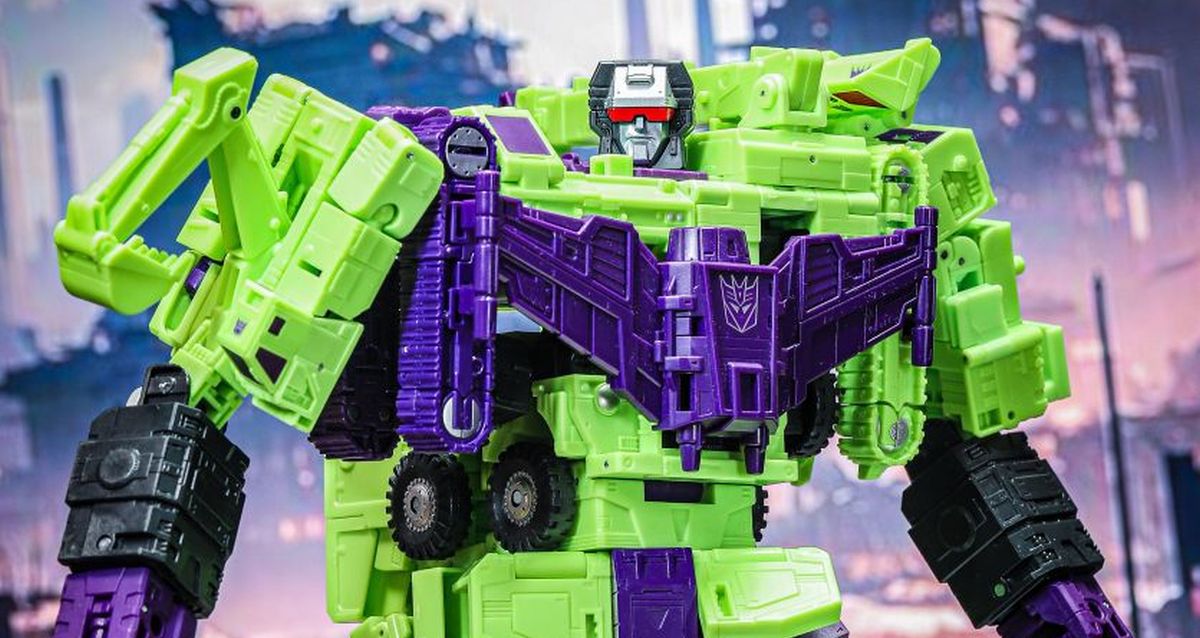 Fully Combined 86 Constructicon Devastator In-Hand Images From Transformers Studio Series 