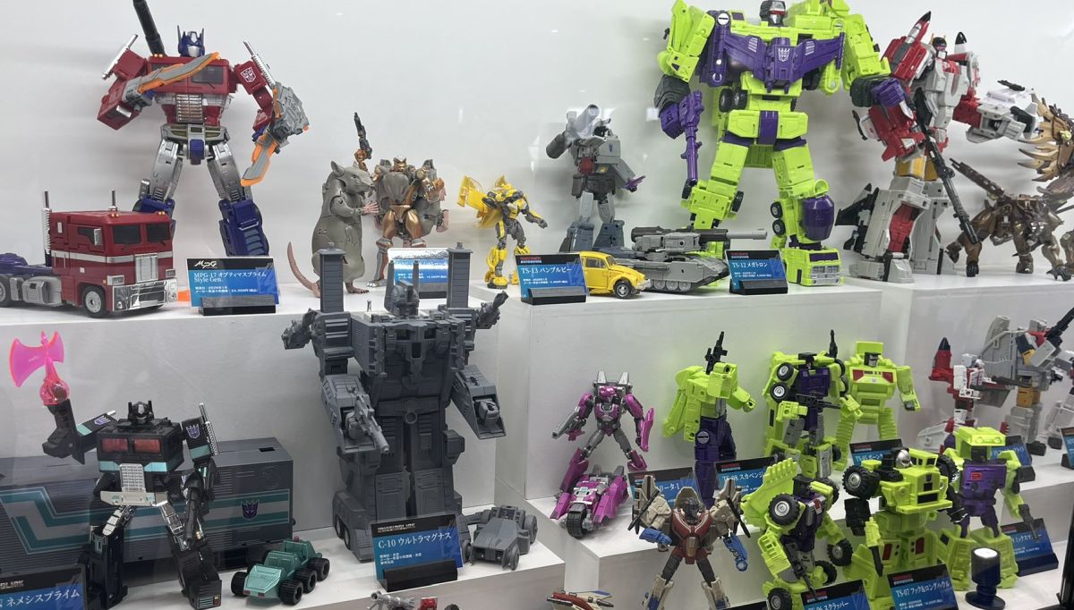 BotCon Autobot Spark Images - G2 Pyro Remade