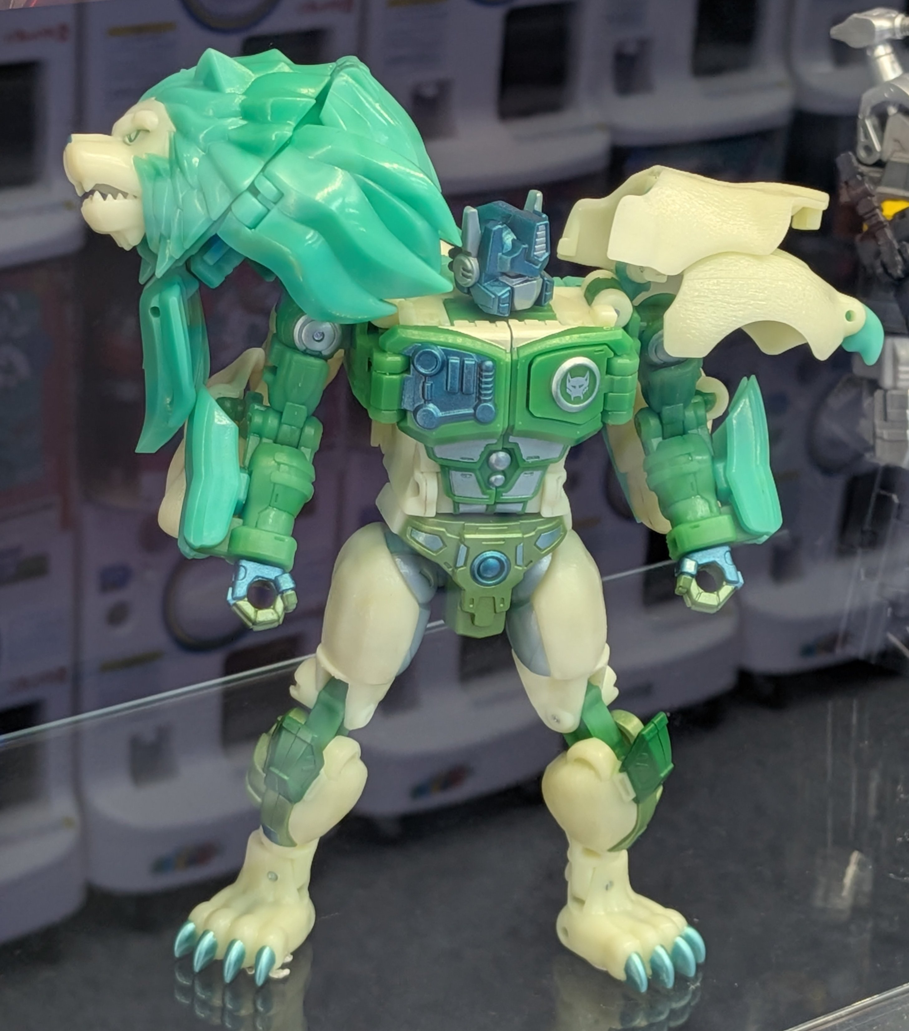 Daily Prime - Lio Convoy Legend! The Green Warrior Version Beast Wars II New Legends Figure