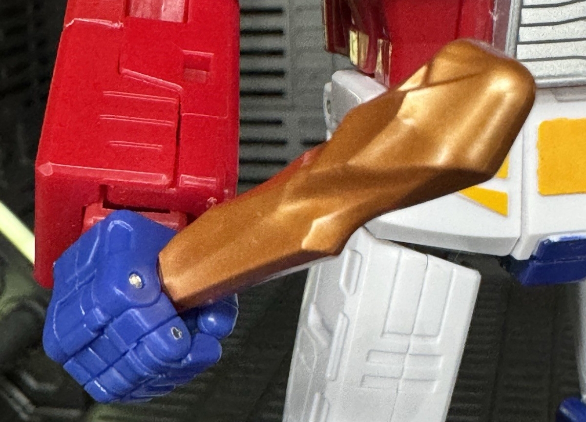 Daily Prime - First Look at SS86 G1 Battle Damage Optimus Prime Shard