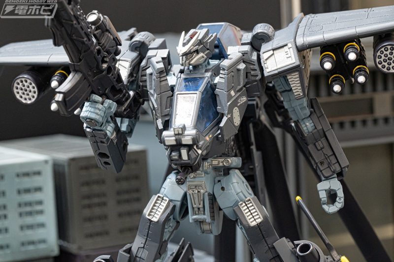 Overgear OG-01 Ironhide, OG-02 Blackout Display Images From T-Spark Zone Core Event