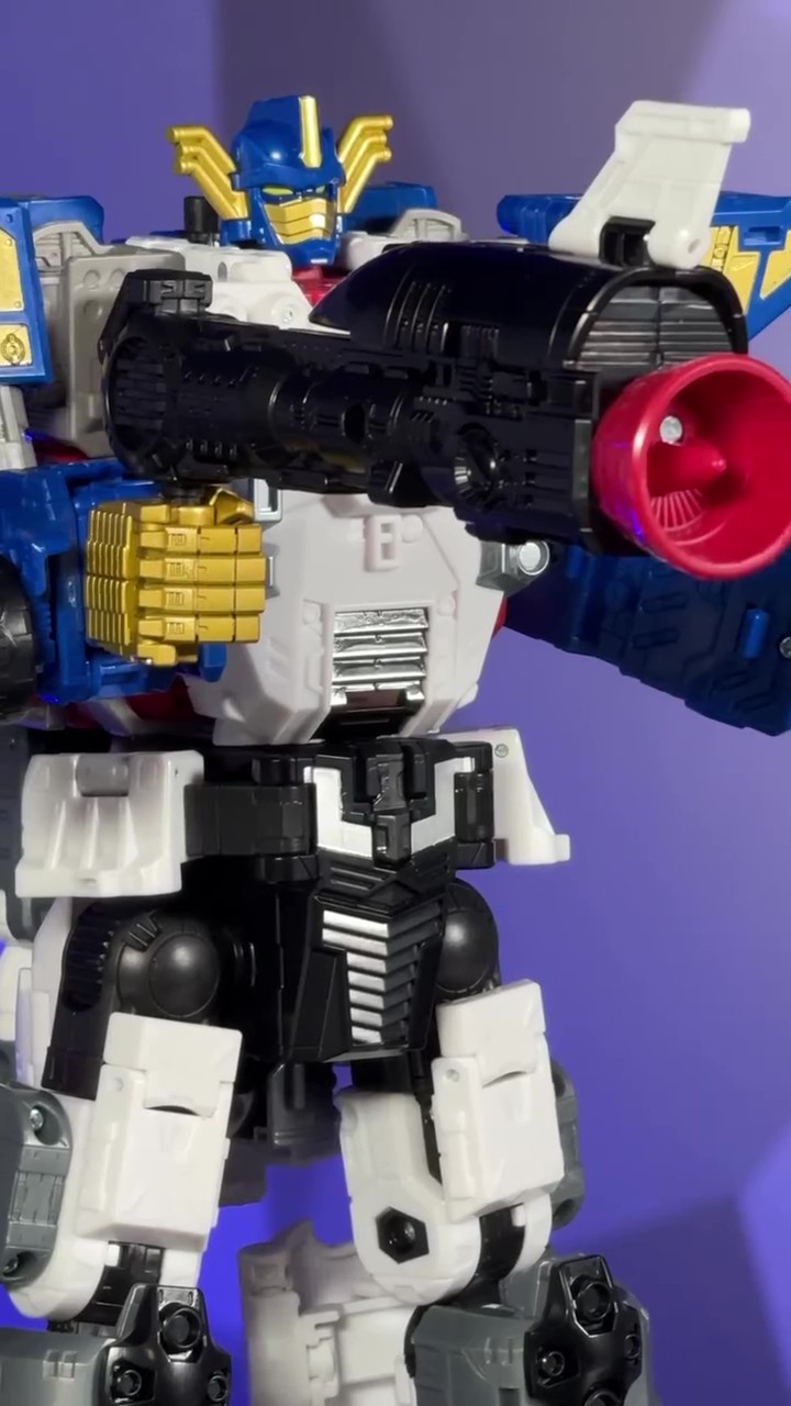 SDCC 2015 - Transformers Optimus Prime Herocross Special Editon