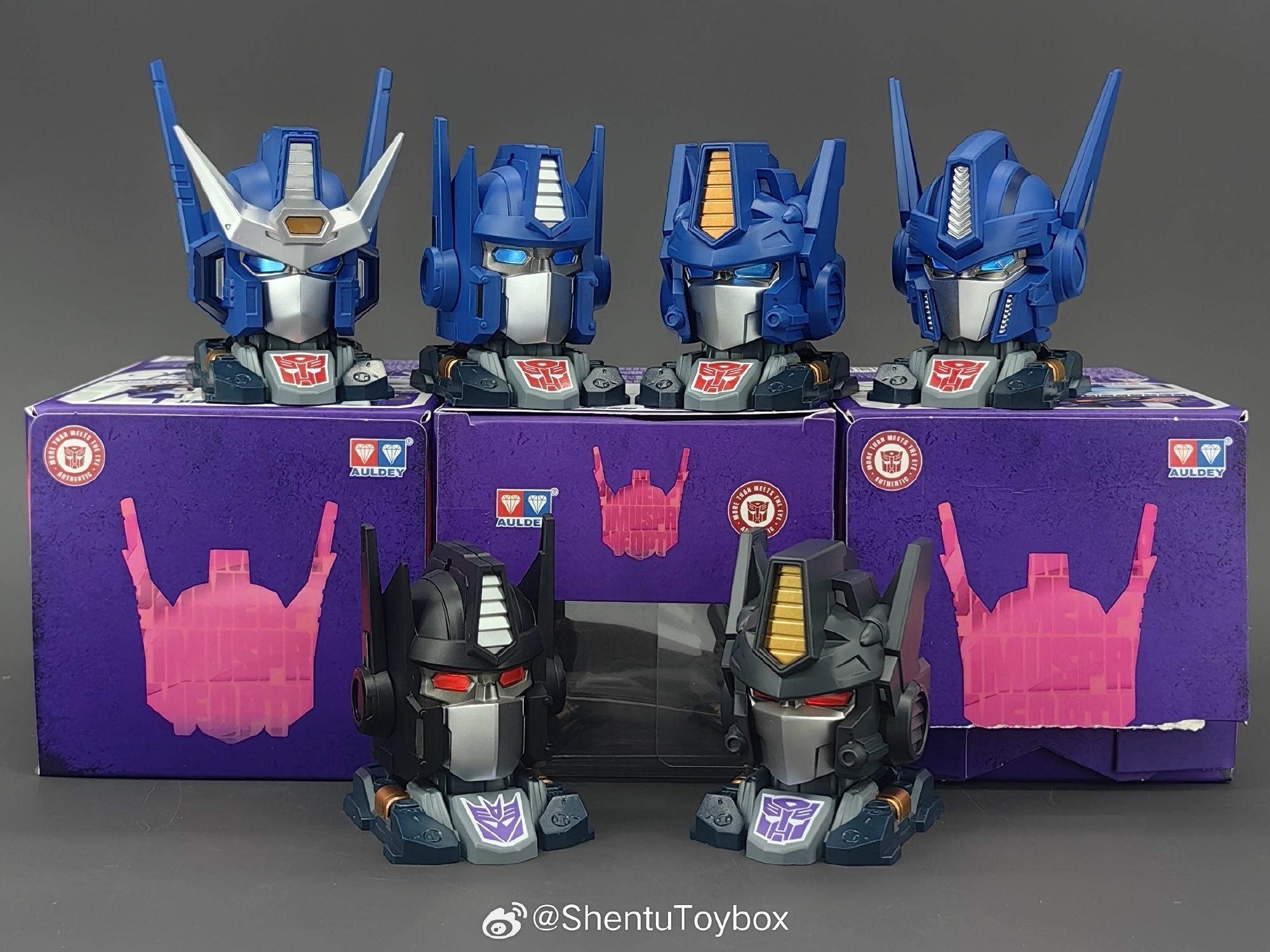 Daily Prime - Auldey Alpha Action Pulse Optimus Prime Illuminated Head Sculpts In-Hand Images Transformers