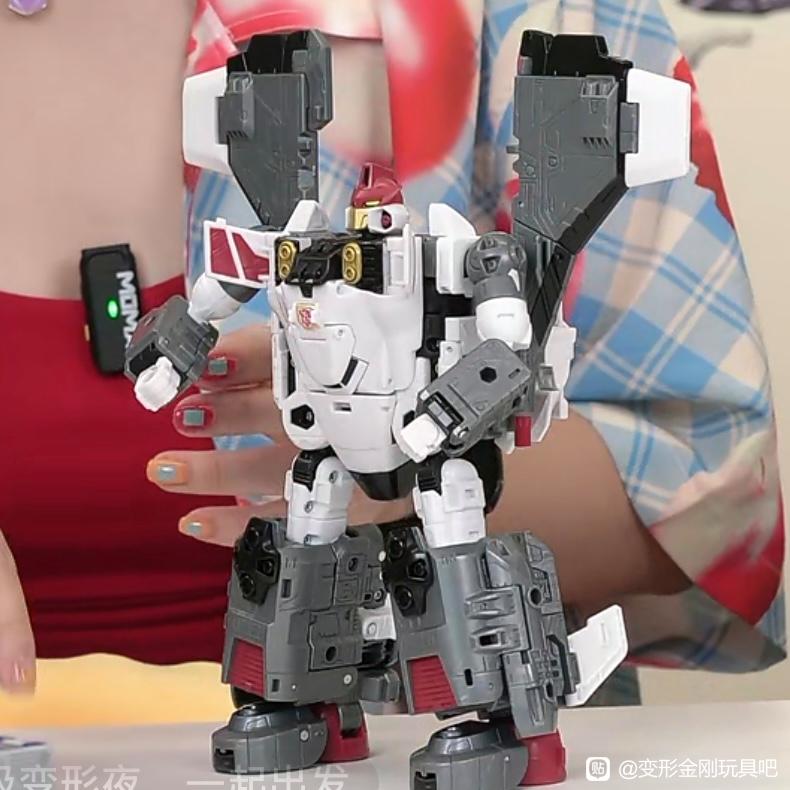 Daily Prime - Armada Jetfire & Super Mode Jet Prime Official In-Hand Images of Transformers Age Of The Primes Commander