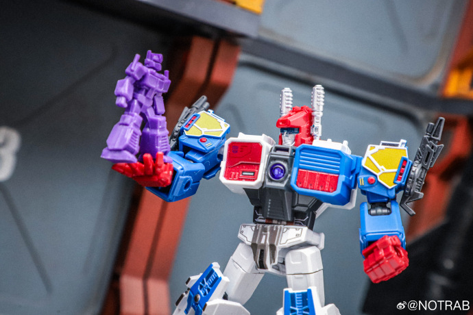 blokees-transformers-shining-version-06-lethal-coronation-in-hand-metrotitan-cybertron-more-(17).jpg