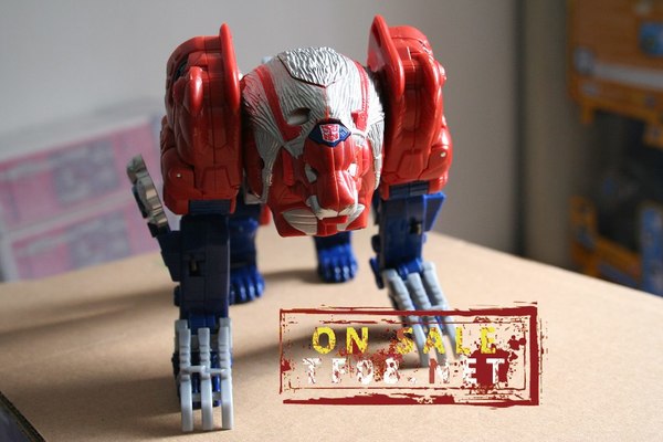 New Shots of Transformers Universe Voyager Leo Prime