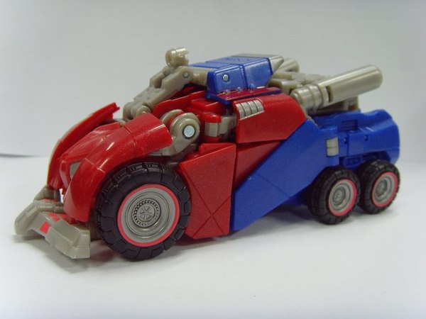 War For Cybertron Optimus Prime (1 of 1)