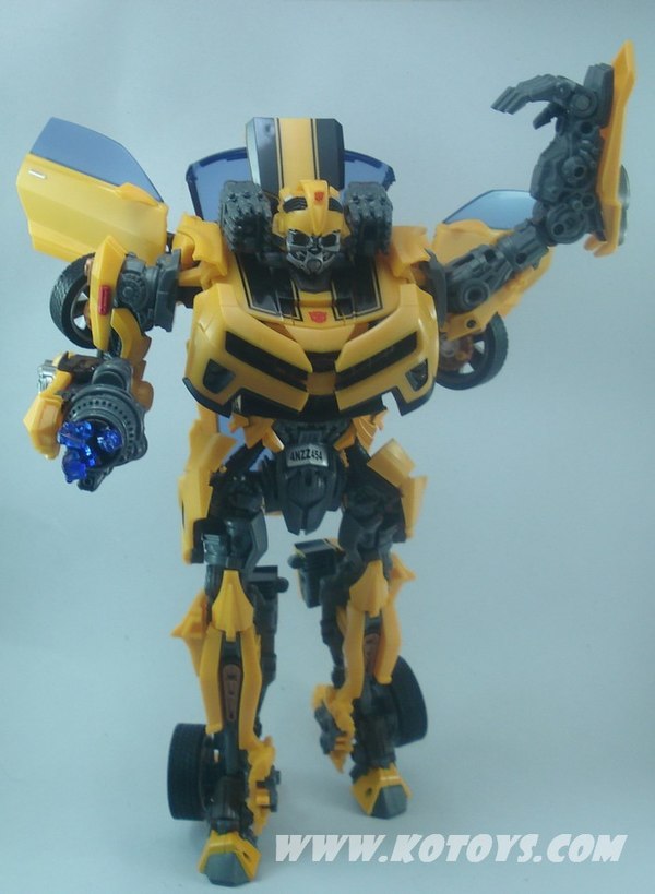 Battle Ops Bumblebee OUT of the Package Images