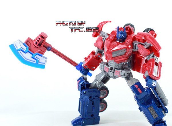 War for Cybertron Deluxe Optimus Prime Image Gallery