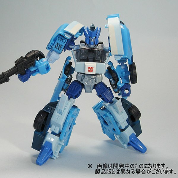 New Looks at Transformers United UN16 Blurr 