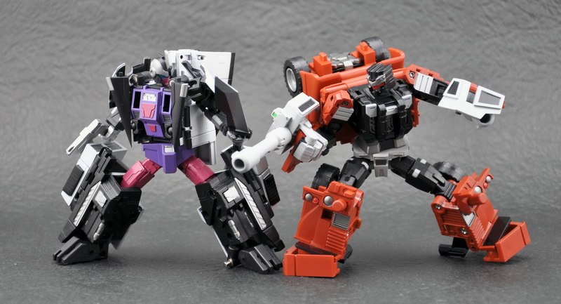 Fansproject Causality CA-01 Warcry, CA-02 Flameblast, Insecticons!