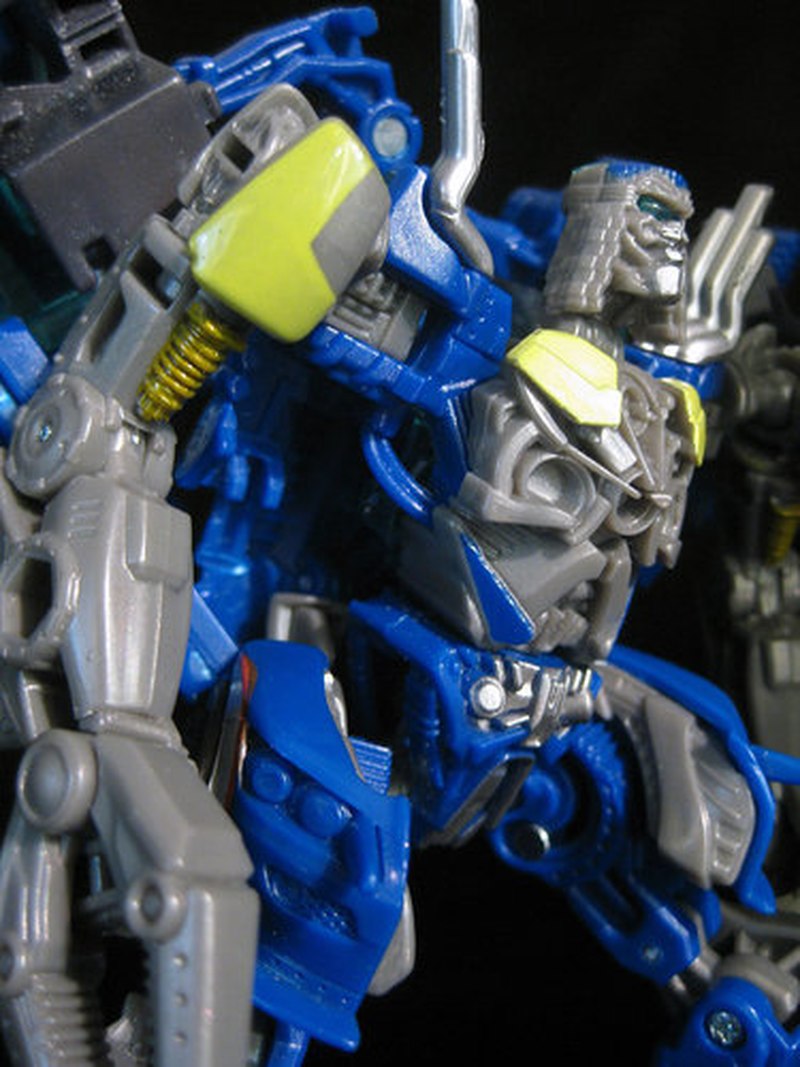 transformers dark of the moon wreckers toys