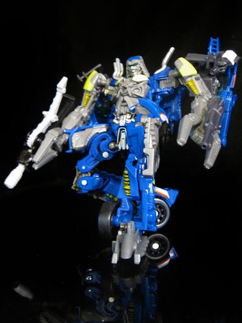 transformers dark of the moon wreckers toys