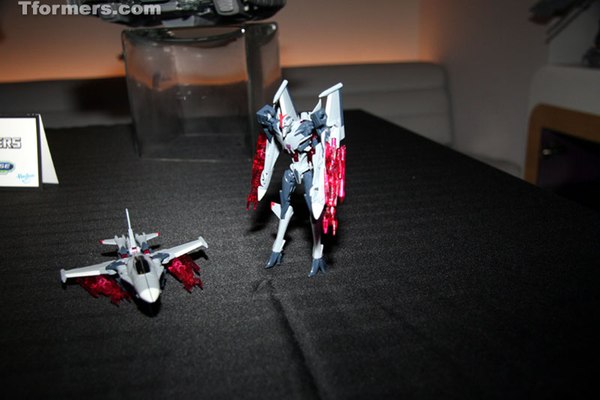 Transformers Prime Nycc 2011 Cyberverse Starscream (12 of 35)