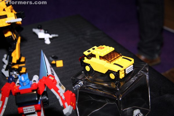 Transformers Prime Nycc 2011 Kreo Optimus Prime Bumblebee (25 of 35)