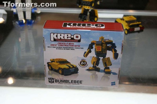  KRE-O Transformers Bumblebee Construction Set (36421) : Toys &  Games