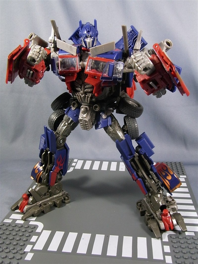transformers striker optimus prime