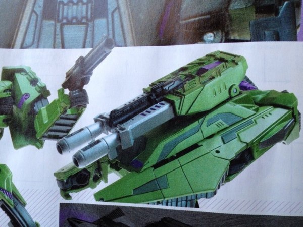 Game Informer Transformers Fall Of Cybertron Brawl Vehicle (2 of 5)