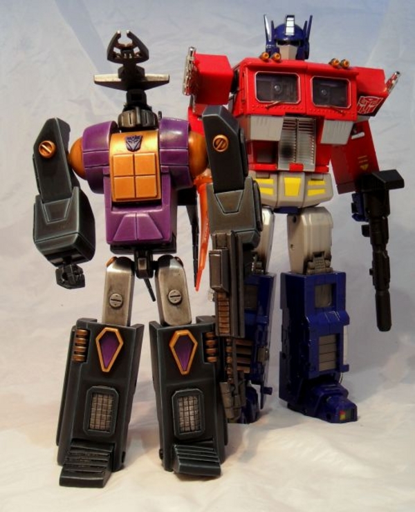 Transformers Masterpiece Bombshell Custom by Dawgstars and Spurt Reynolds