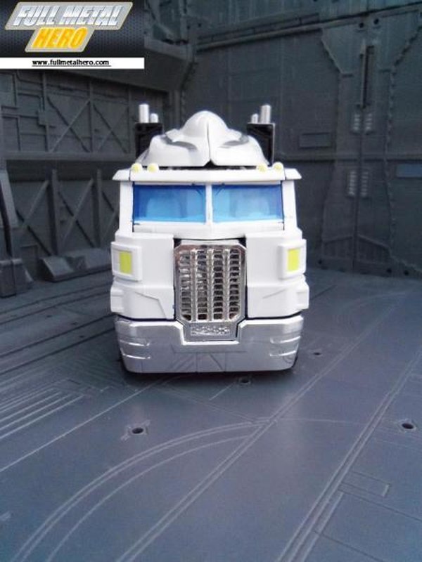 Transformers Asia Exclusive Classics Ultra Magnus  Images Figures Side By Side  (6 of 18)